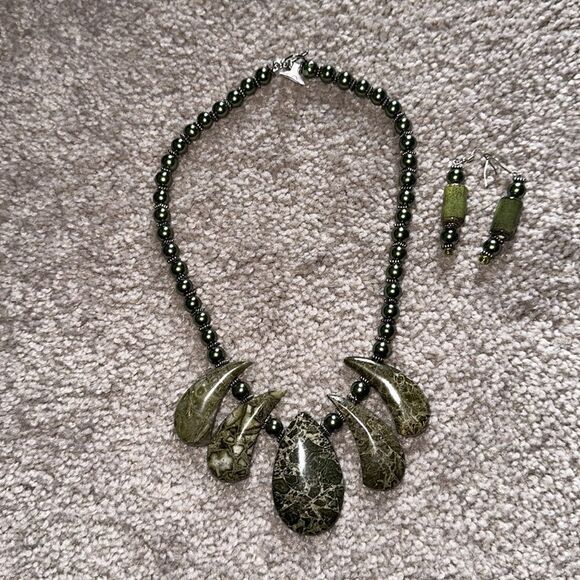 Marble Statement Necklace and Earring Set! - Picture 4 of 8
